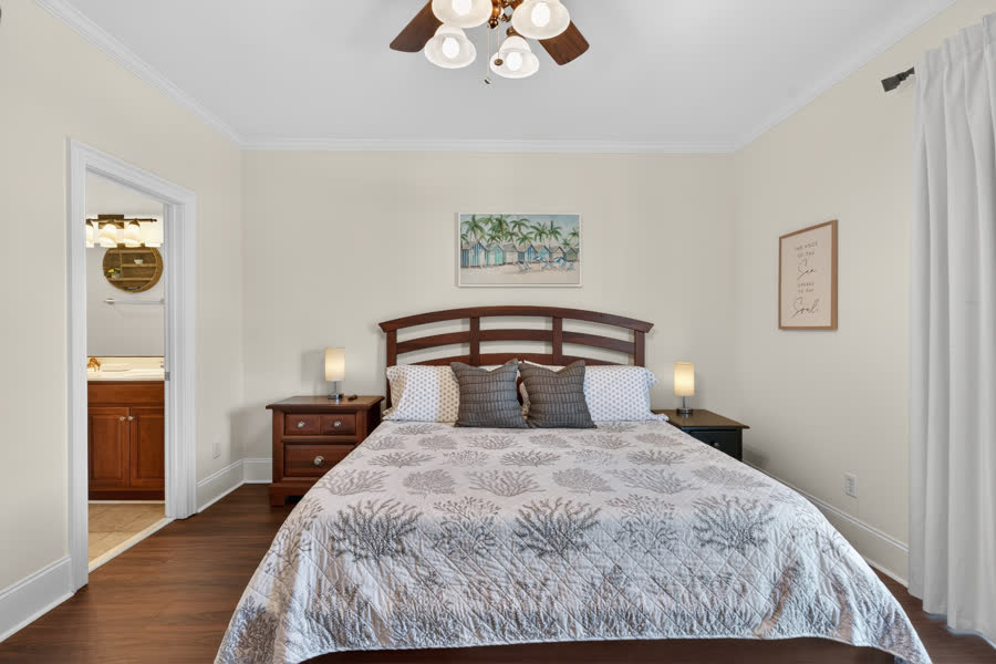 Second floor king bedroom